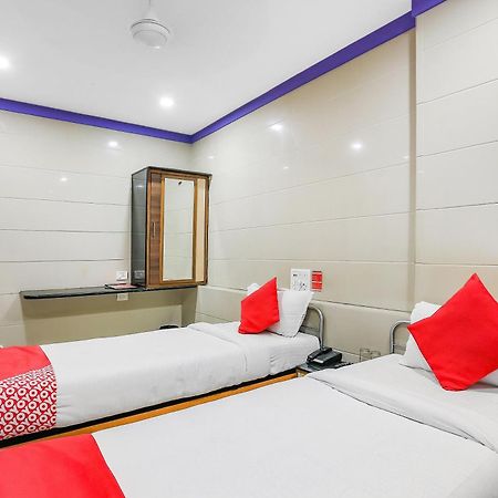 Oyo 10697 Hotel Suraj Inn Surate Exterior foto